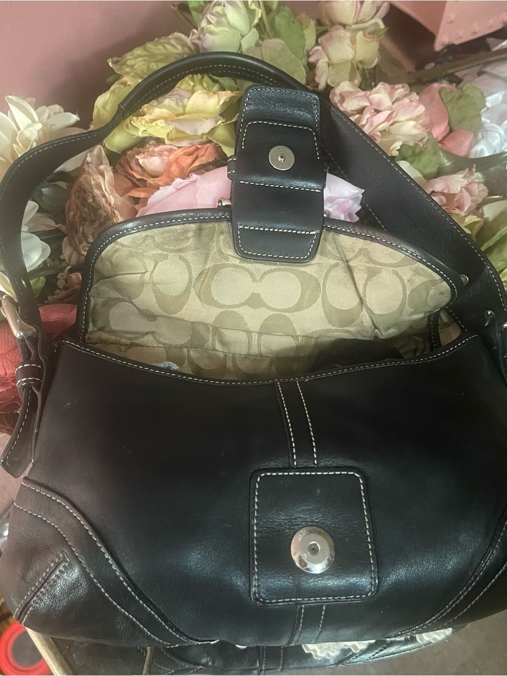 Coach vintage Black Leather Shoulder Bag with Silver-Tone Buckle - Picture 5 of 10